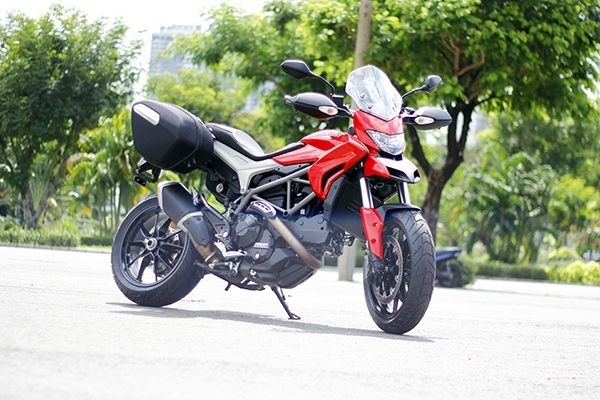 Ducati Hyperstrada 2014