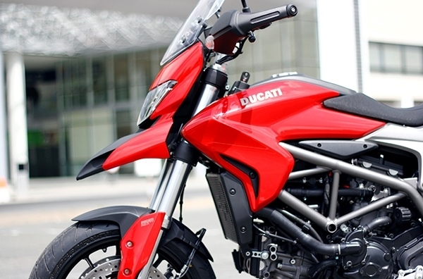 Ducati Hyperstrada 2014