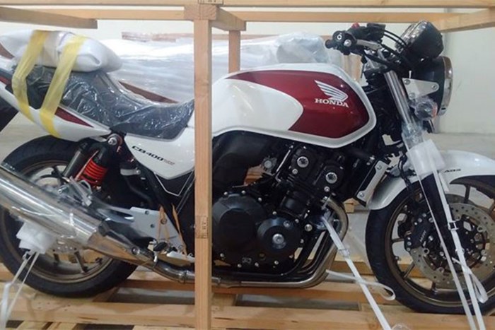 Giá xe Honda CB400 một dòng Naked bike huyền thoại ăn khách