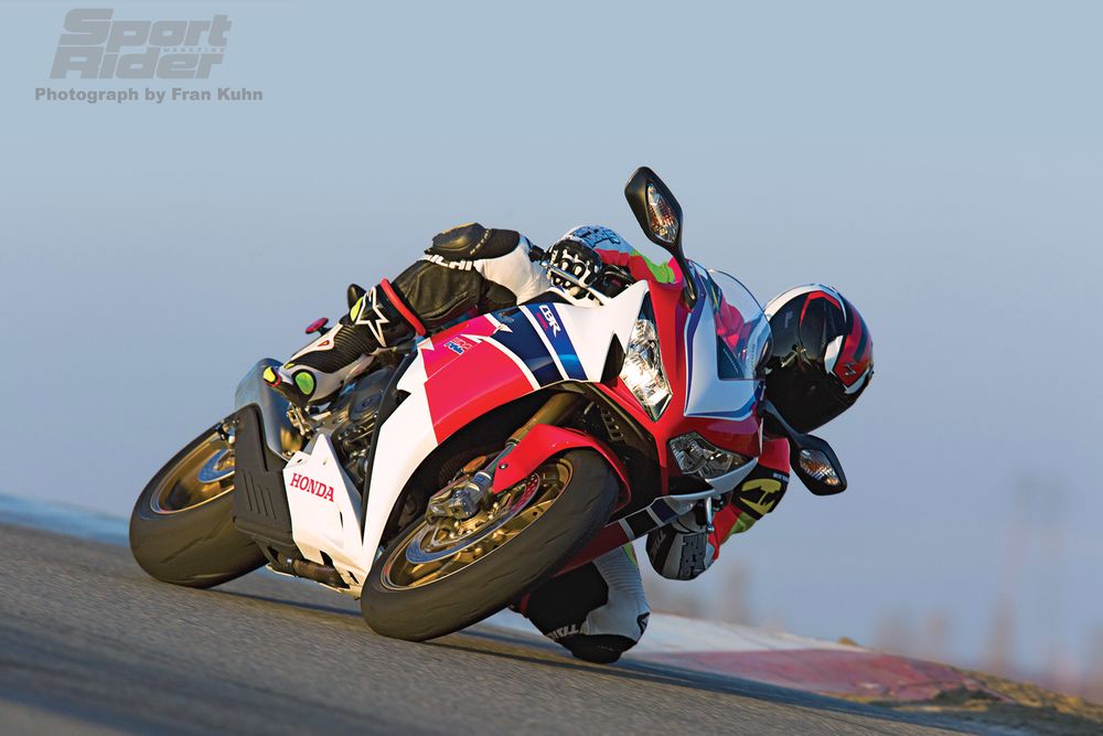 Honda_CBR1000RR_SP_motogiare9.jpg