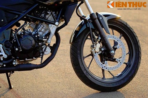 Honda CB150R StreetFire và Sonic 150R giá từ 33 triệu tại Indonesia