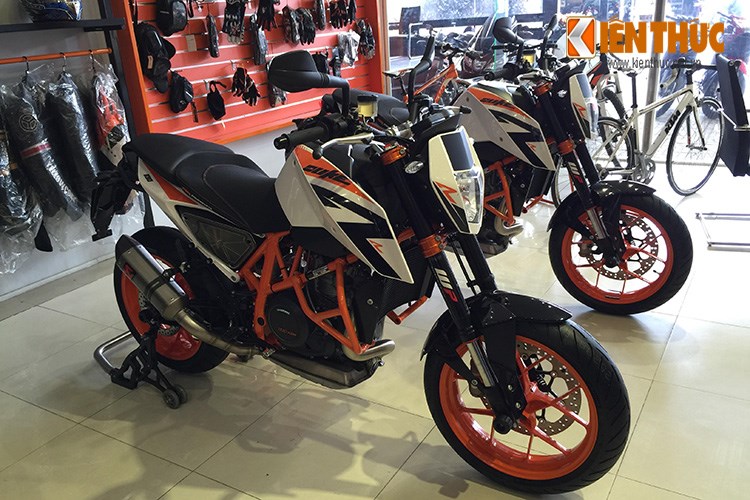 Ktm Duke 690 R - Motogiare.Com