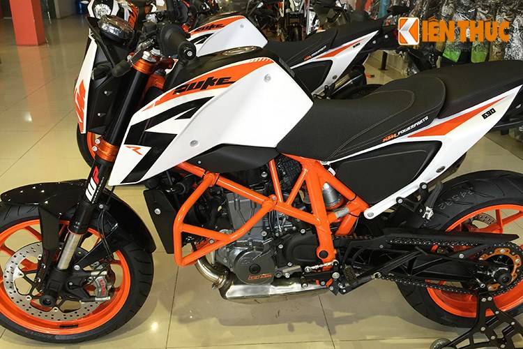 Ktm Duke 690 R - Motogiare.Com