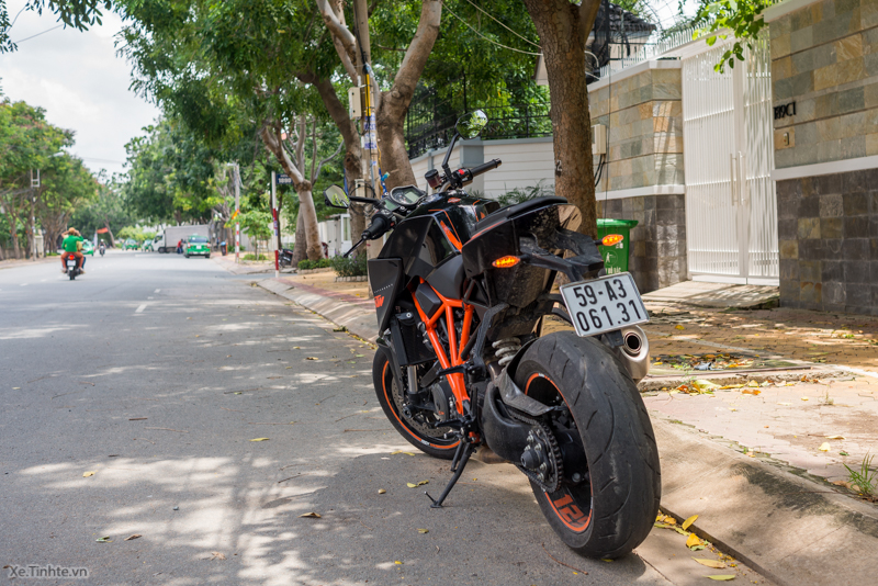 KTM 1290 Super Duke R 2015