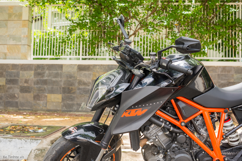 KTM 1290 Super Duke R 2015