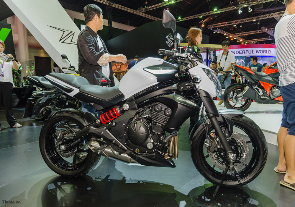 2015 Kawasaki ER6n ABS Review