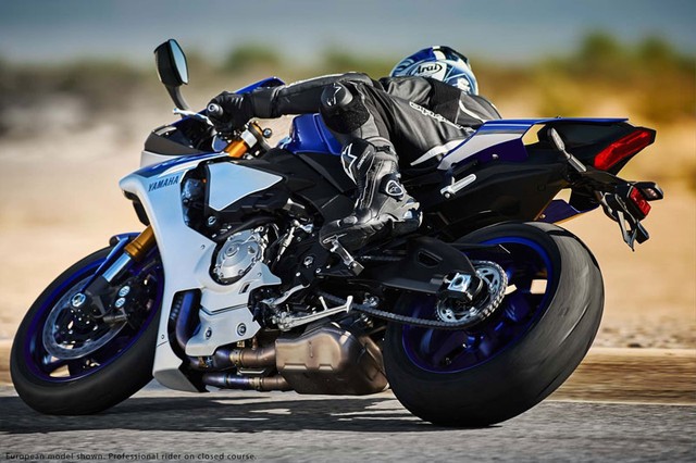 Yamaha R1 2015